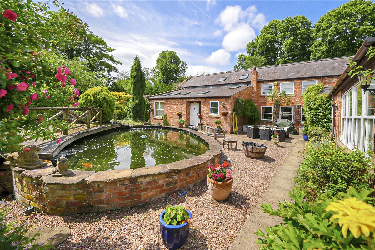 5 bedroom House, School Road, Hemingbrough, YO8 - Available