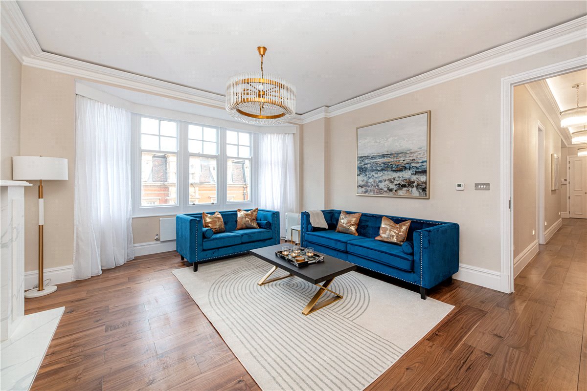 4 bedroom Flat, Duke Street, Mayfair, W1K - Available, Image 12