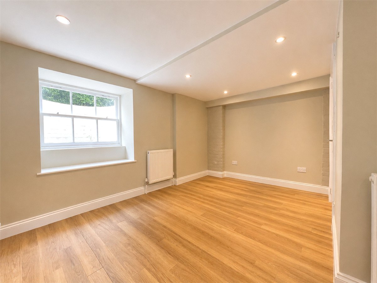 4 bedroom House, Eastgate Street, Winchester, SO23 - , Image 5