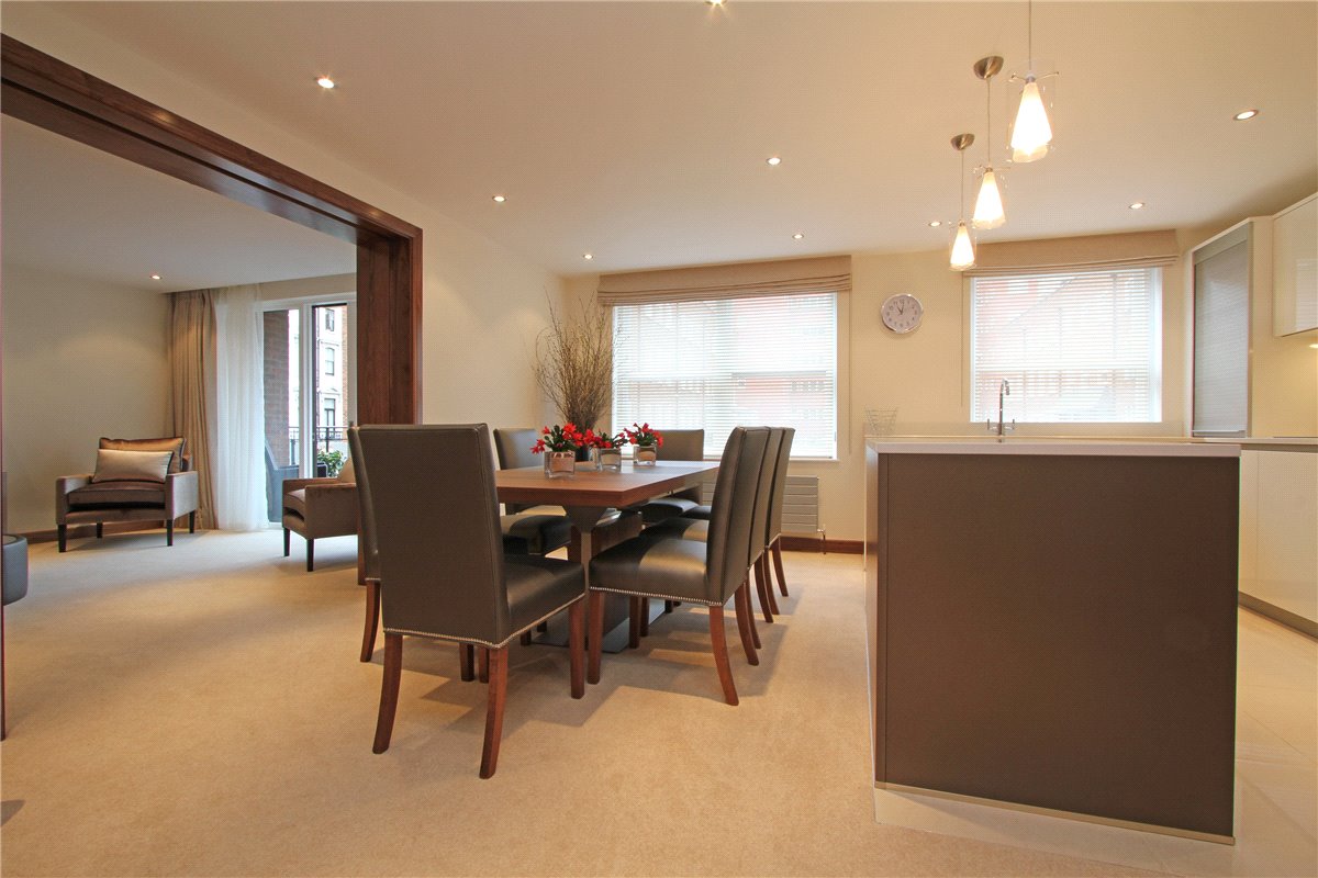 2 bedroom Flat, Ennismore Gardens, London, SW7 - Available, Image 2