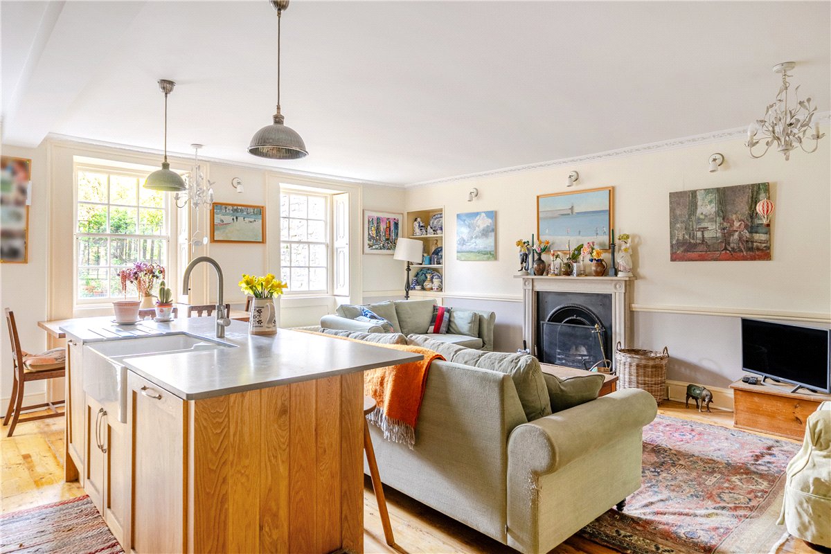 3 bedroom Maisonette, Queens Parade, Bath, BA1 - Available, Image 1