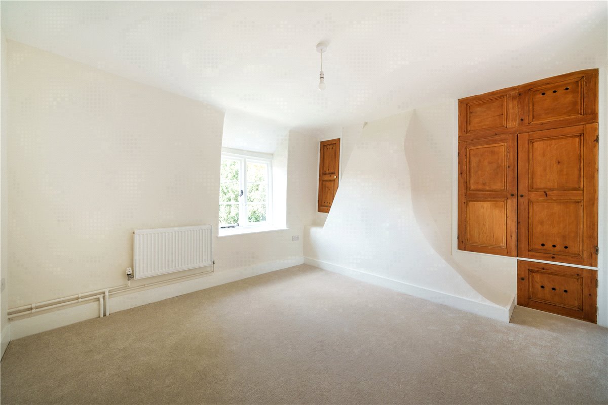 3 bedroom House, Main Street, Turweston, NN13 - Available, Image 5