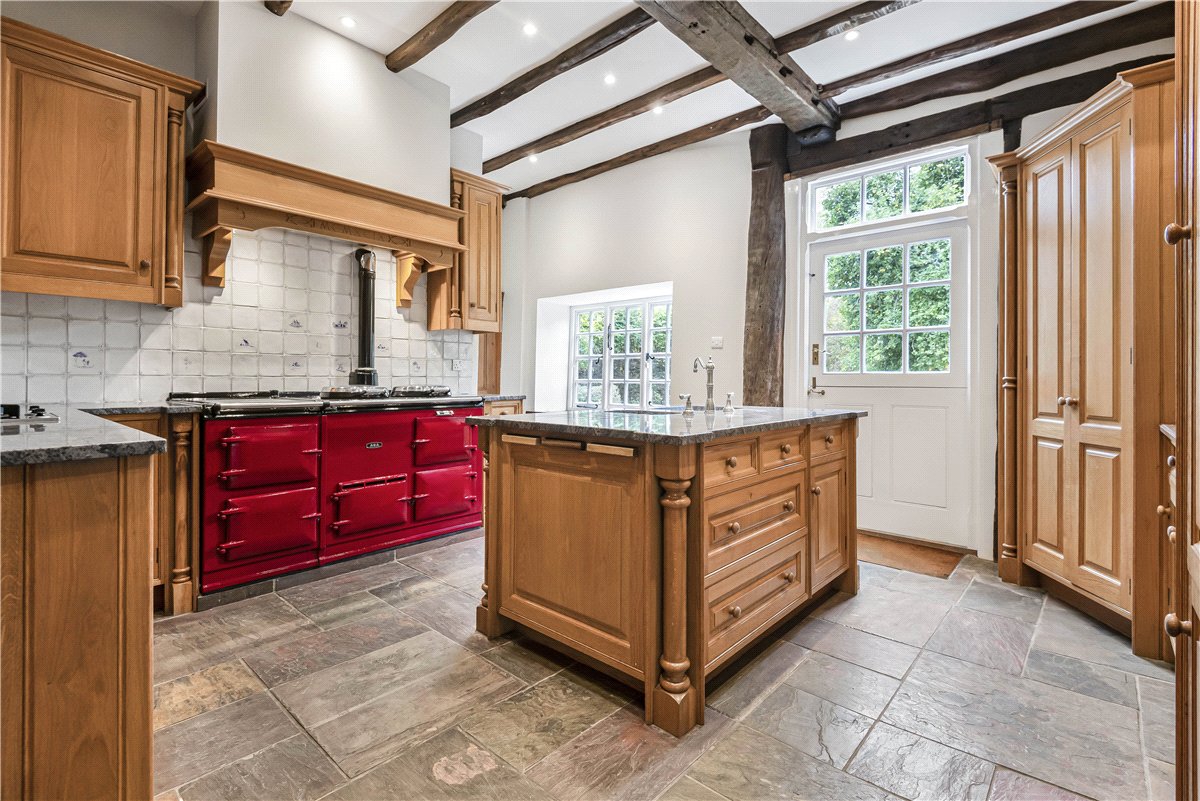 7 bedroom House, Breakspear Road South, Ickenham, UB10 - Available, Image 2