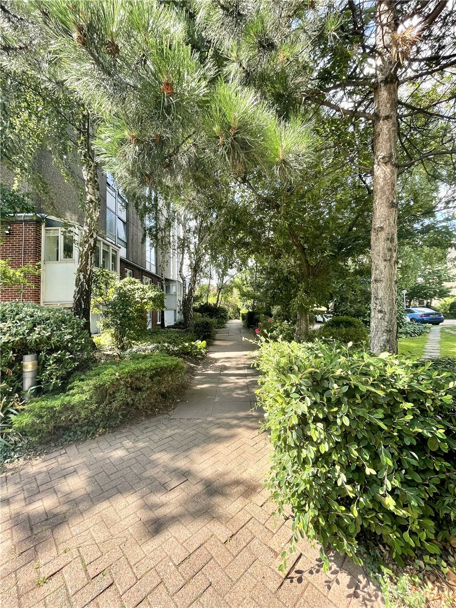 2 bedroom Flat, Eagle Heights, Bramlands Close, Battersea, SW11 - Sold, Image 6