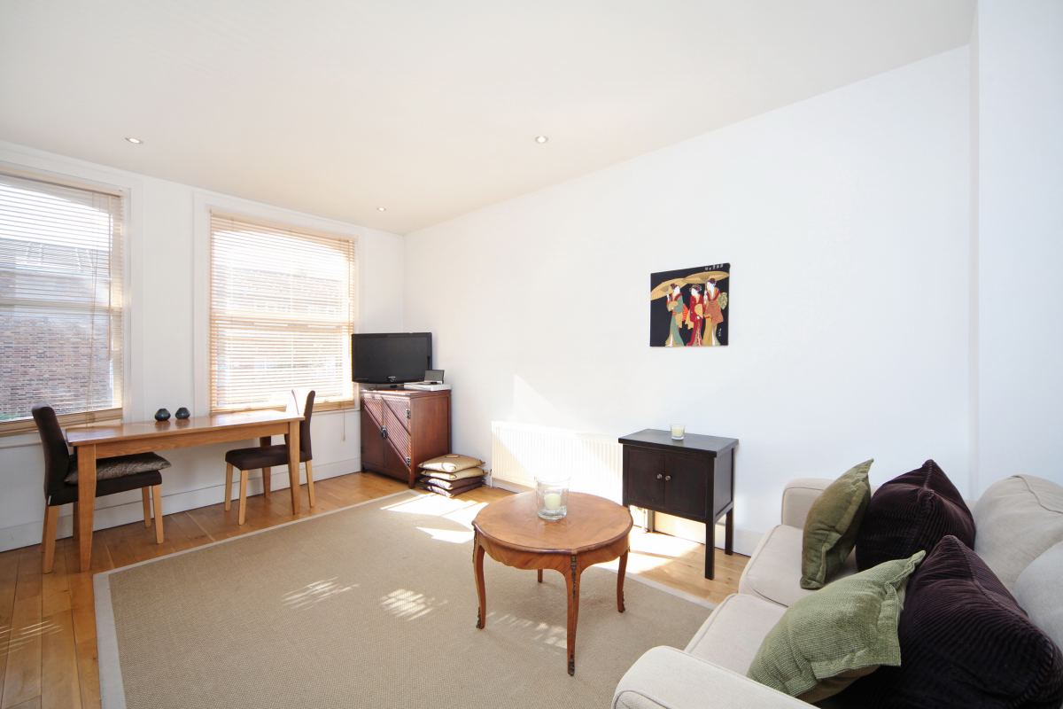 1 bedroom Flat, Crockerton Road, London, SW17 - 