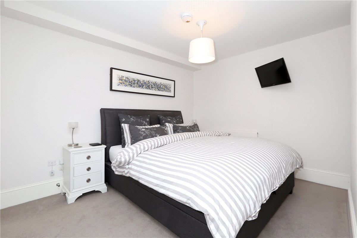 2 bedroom Flat, Seymour Street, Marylebone, W1H - Available, Image 5