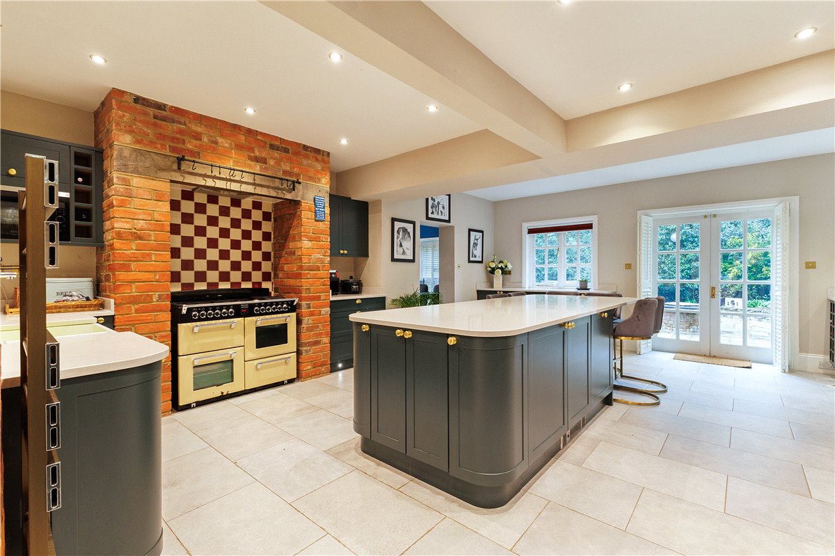 5 bedroom House, Bath Road, Marlborough, SN8 - Available, Image 7