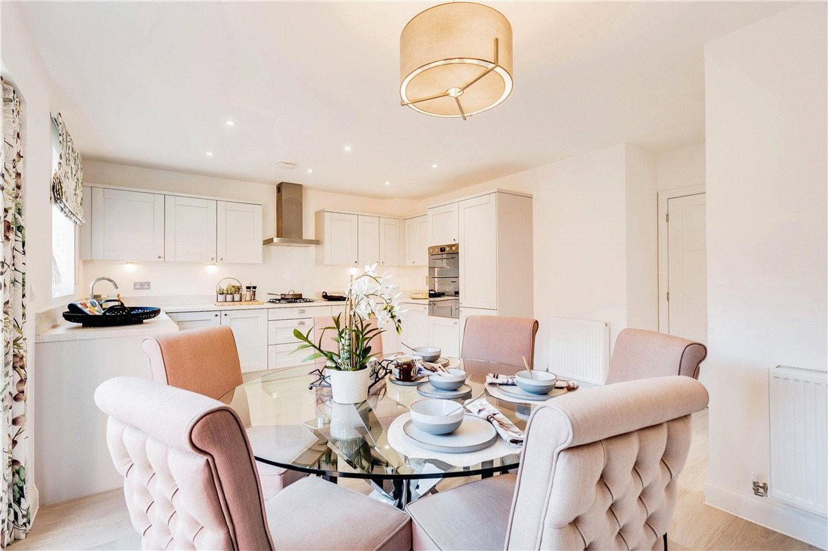 4 bedroom House, Princess Gardens, Bishops Green, RG20 - Available, Image 1