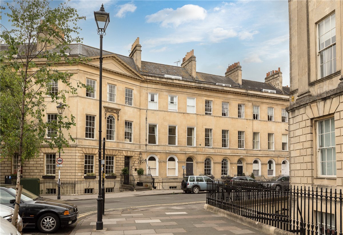 2 bedroom Flat, Henrietta Street, Bath, BA2 - Sold