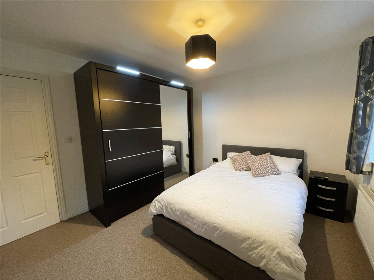 2 bedroom Flat, Thatcham, Berkshire, RG19 - , Image 4