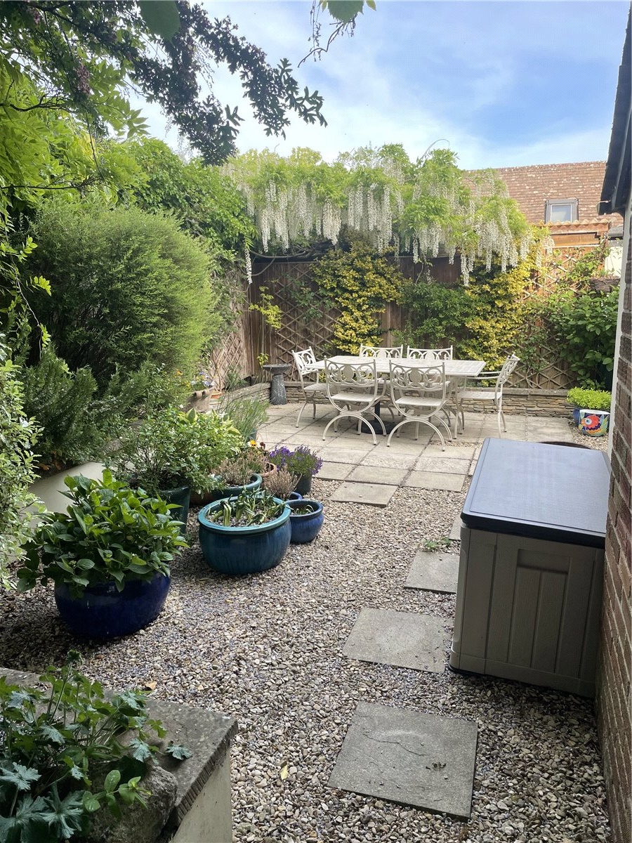 2 bedroom Bungalow, Ridgeway Close, Hermitage, RG18 - Sold, Image 1