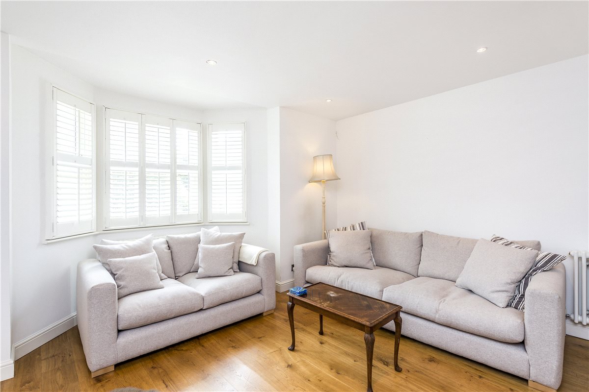 2 bedroom Flat, North Side Wandsworth Common, London, SW18 - , Image 13