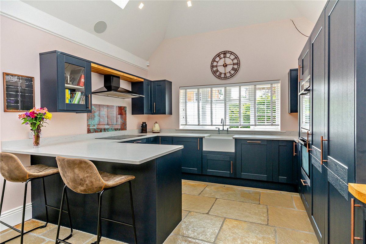 4 bedroom House, Battery End, Newbury, RG14 - Available, Image 4