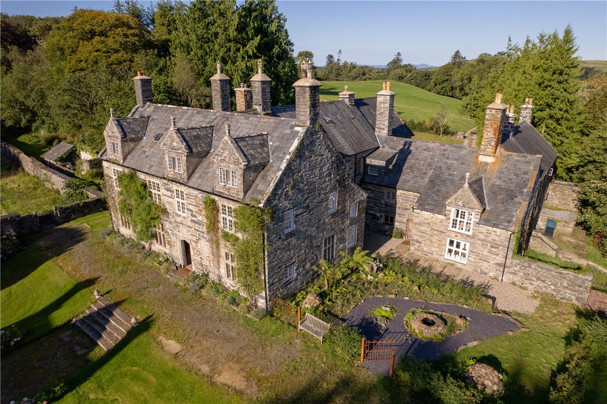 11 bedroom House, Talsarnau, Gwynedd, LL47 - Available, Image 2
