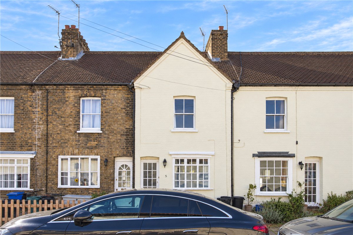 3 bedroom House, Princes Road, Richmond, TW10 - Available