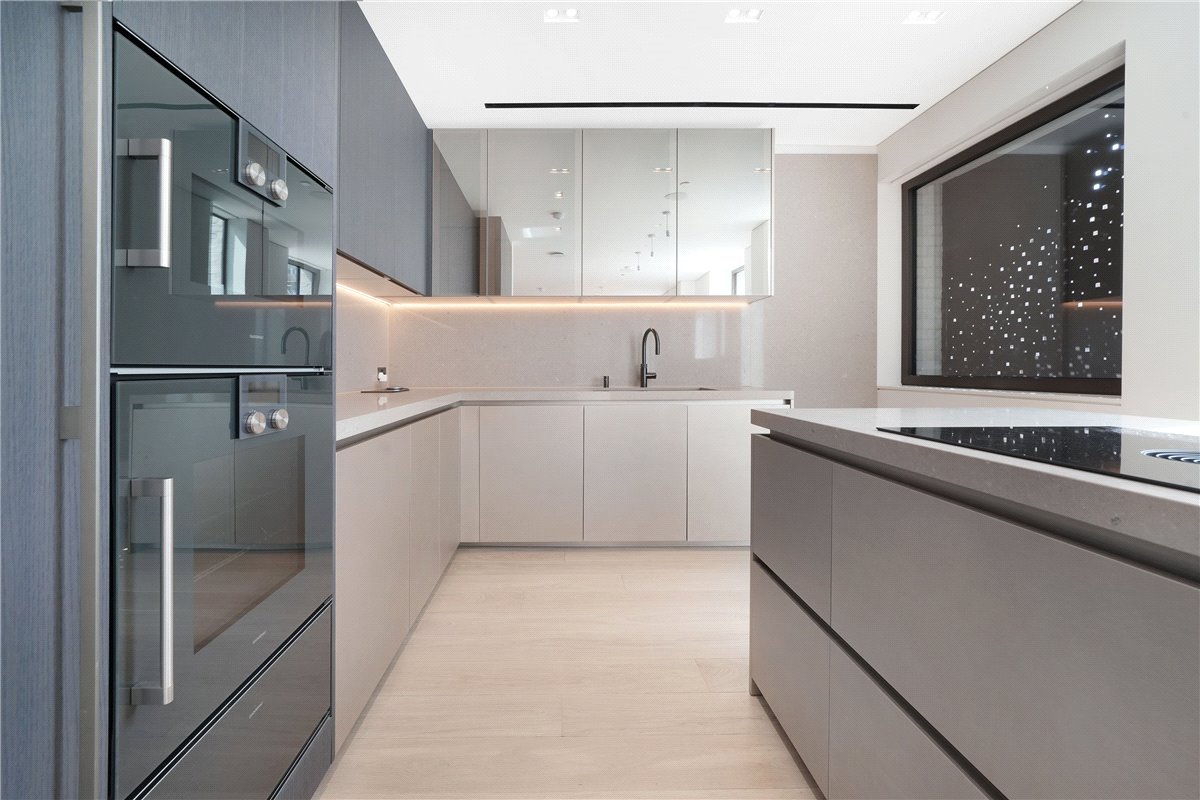 3 bedroom Maisonette, St Mary Abbots Place, Kensington, W8 - Available, Image 15