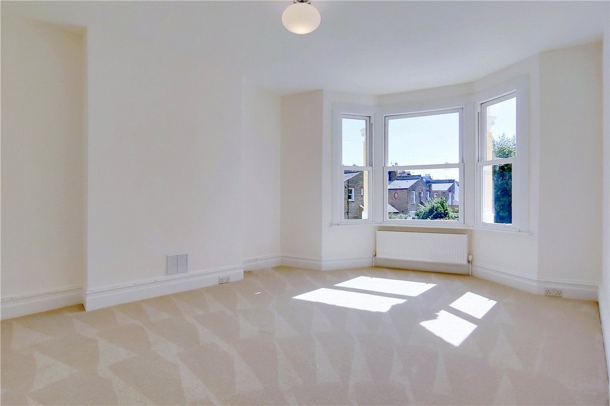 3 bedroom Flat, Kenyon Street, Fulham, SW6 - , Image 2
