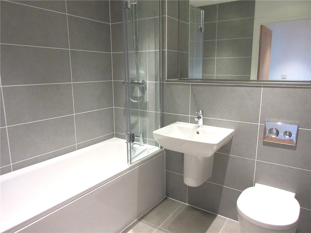 1 bedroom Flat, Southmead House, Kingman Way, RG14 - , Image 2