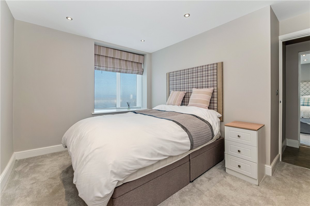 3 bedroom Flat, Farne House, 12 Crewe Street, NE68 - Available, Image 7