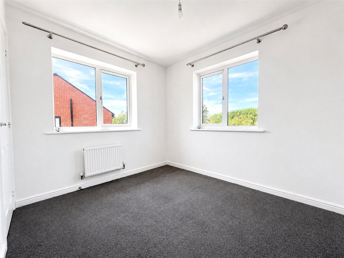 4 bedroom House, Flagpond Road, Whiteley, PO15 - Available, Image 8