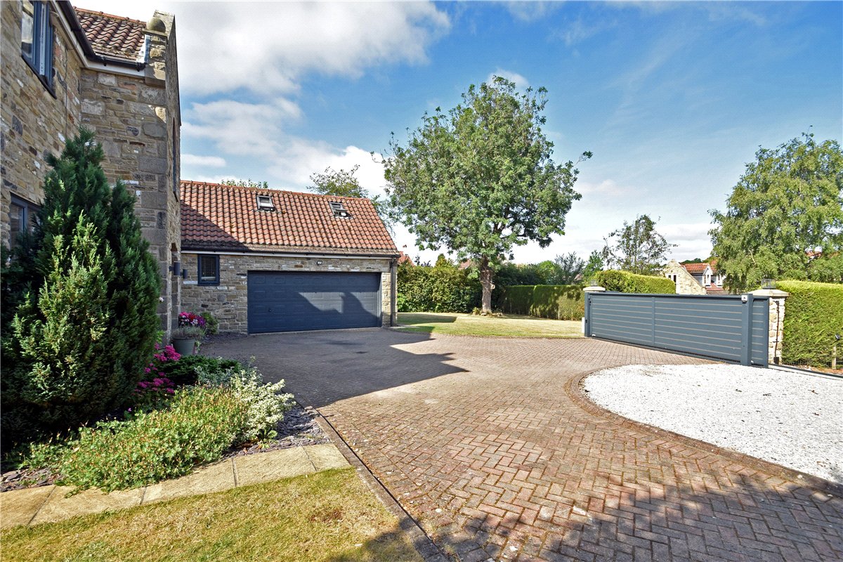 5 bedroom House, Maple Gardens, Bardsey, LS17 - Available, Image 20