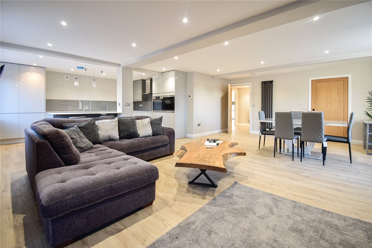 2 bedroom Flat, High Street, Cottenham, CB24 - Available, Image 1