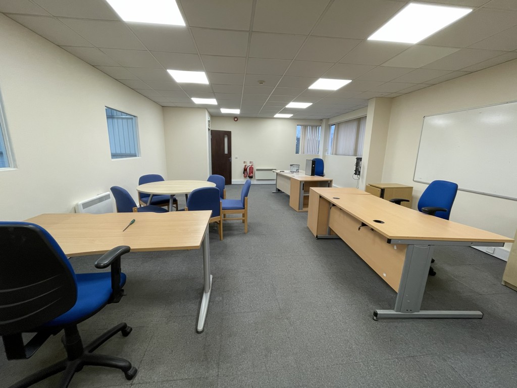 2254 Sq Ft, Unit 16 Glenmore Business Centre, Witney, OX29 - Available, Image 3