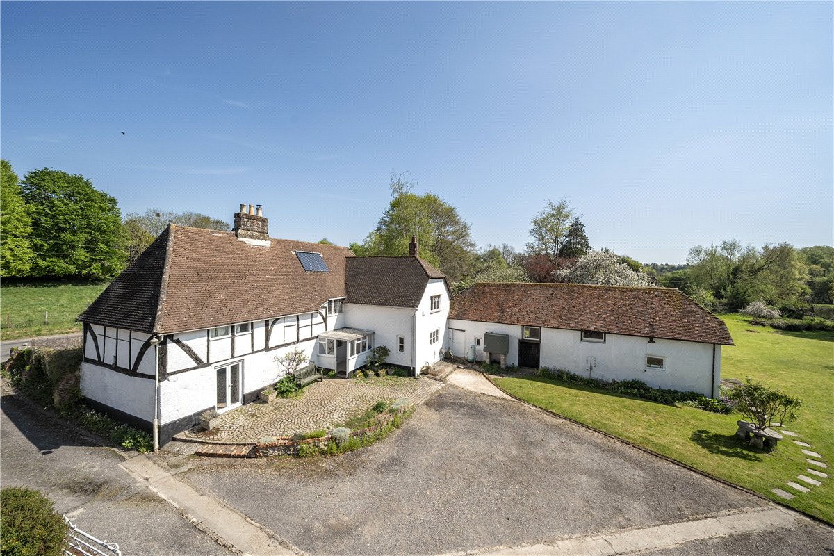 4 bedroom House, Farley Street, Nether Wallop, SO20 - Available, Image 2