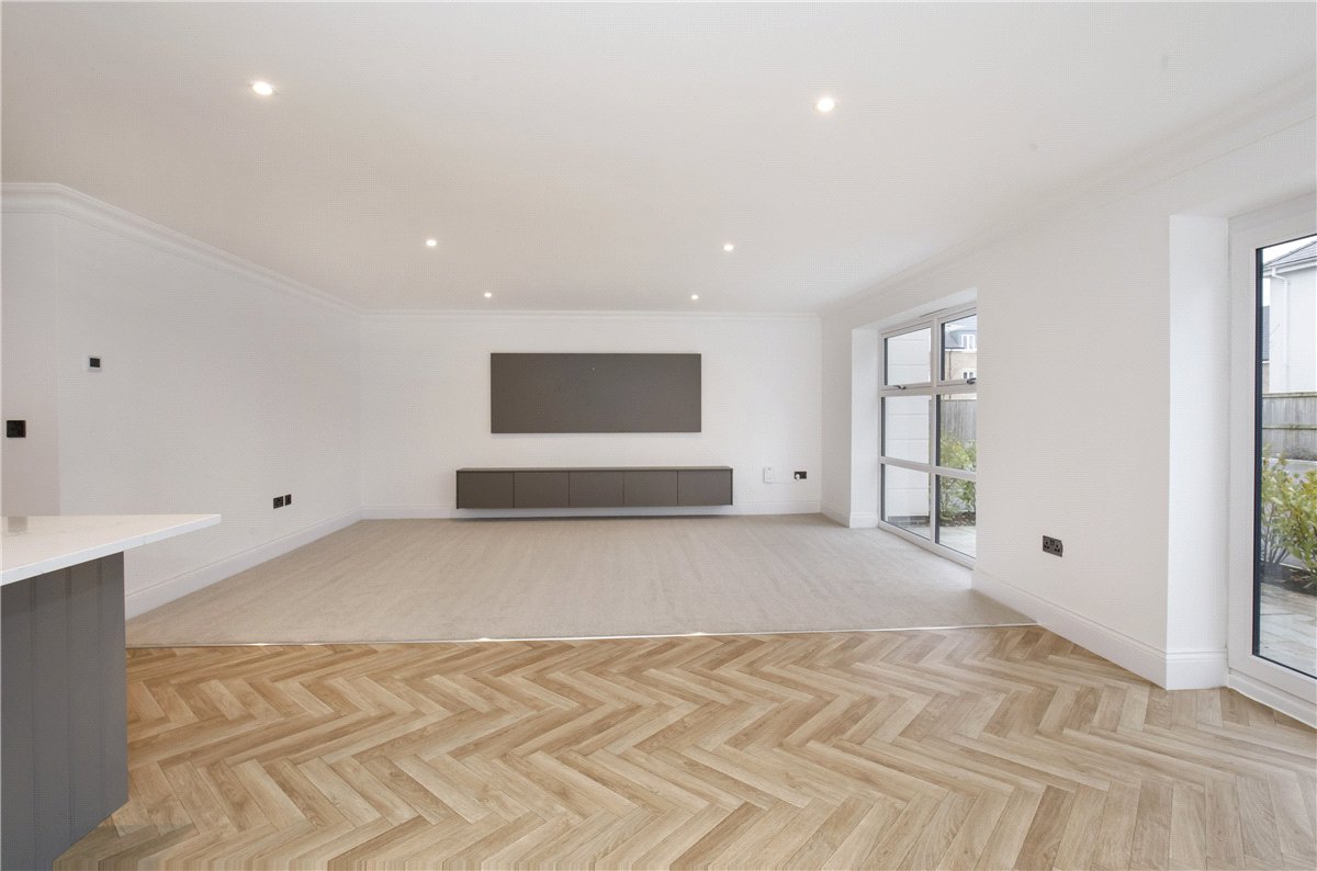 2 bedroom Flat, Wayside Crescent, Harrogate, HG2 - Available, Image 13