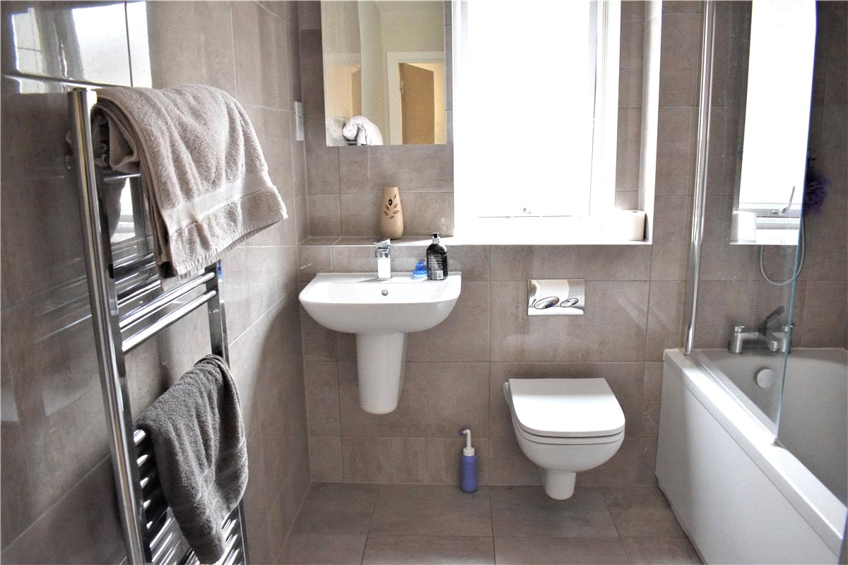 1 bedroom Flat, Steel Close, Newtown Road, RG14 - Available, Image 2