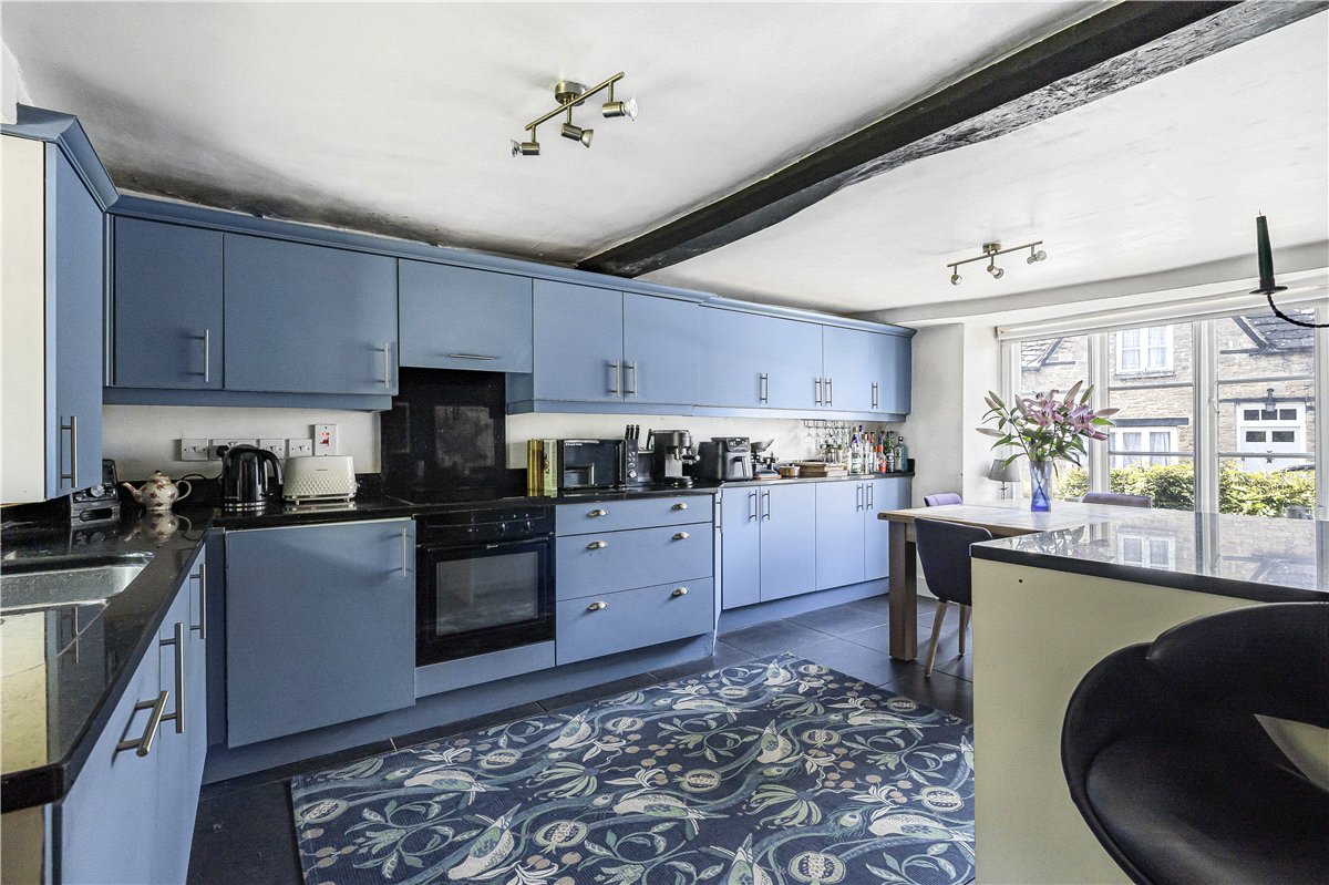 4 bedroom Cottage, Bridge Street, Bampton, OX18 - Available, Image 5