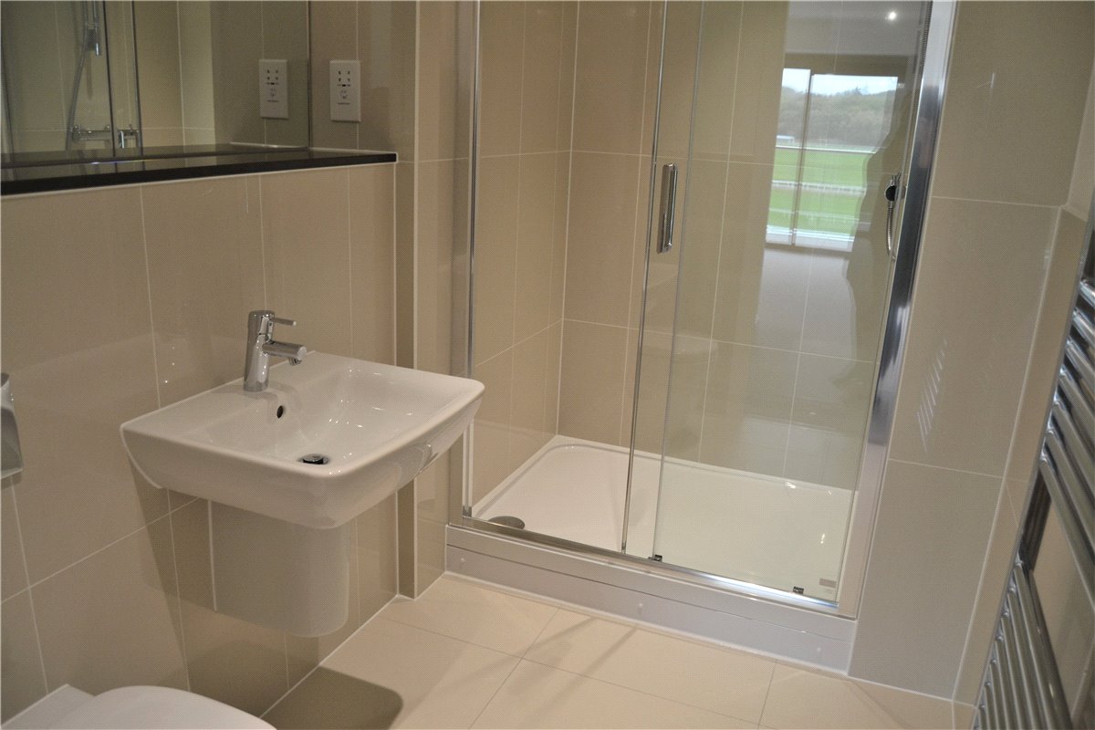 2 bedroom Flat, Kingman Way, Newbury, RG14 - , Image 6