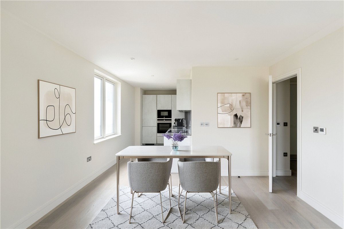2 bedroom Flat, Broomhouse Lane, London, SW6 - Available, Image 1