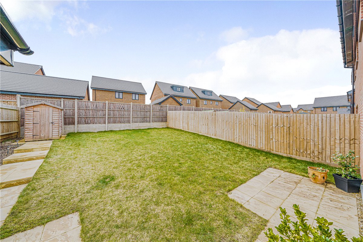 3 bedroom House, Fearnley Close, Glebe Farm, MK17 - , Image 16