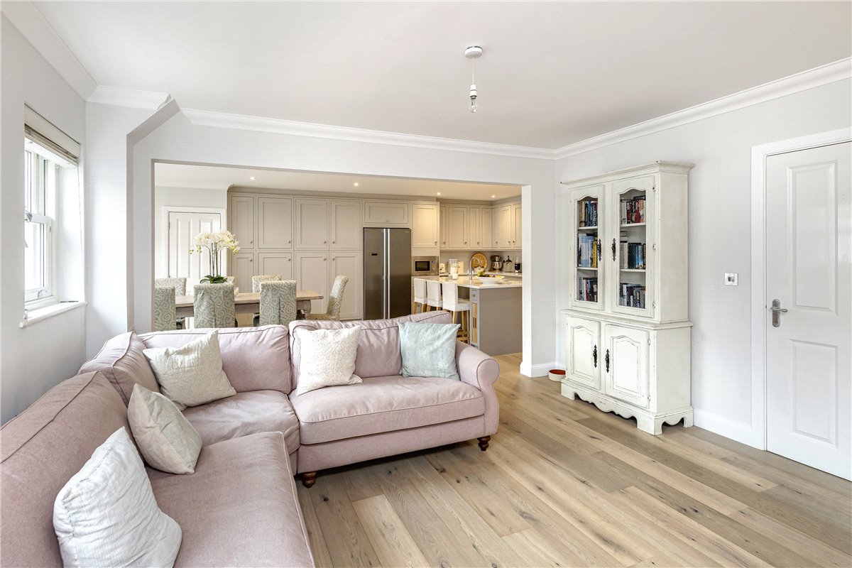 4 bedroom House, Eveleigh Avenue, Bath, BA1 - , Image 1