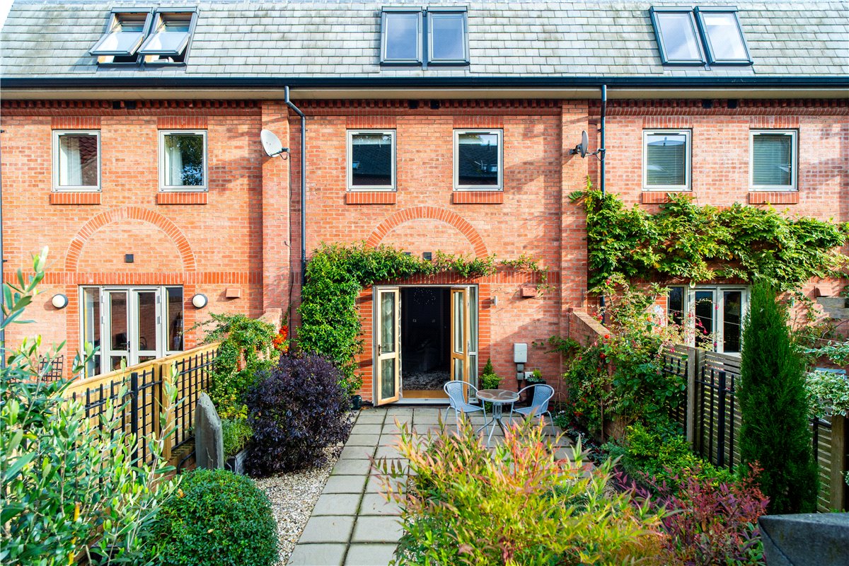 4 bedroom House, Orchard Court, York, YO31 - Sold