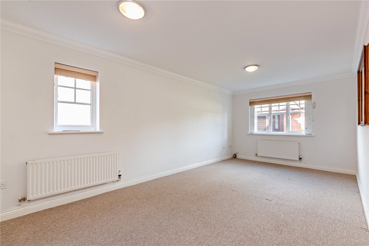 2 bedroom Flat, Newtown Road, Newbury, RG14 - Available, Image 6