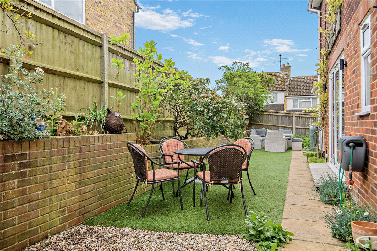 4 bedroom House, King John Road, Kingsclere, RG20 - Available, Image 24