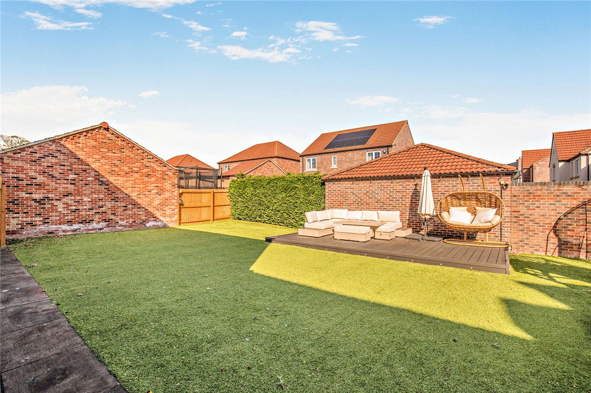 6 bedroom House, Woodland Close, Wetherby, LS22 - Available, Image 2