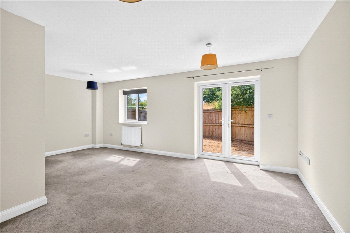 3 bedroom House, Windsor Way, Measham, DE12 - Available, Image 2