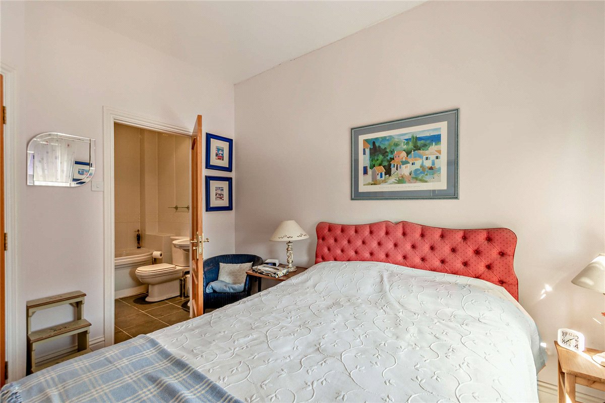 4 bedroom House, Queens Gate, Harrogate, HG1 - Available, Image 10