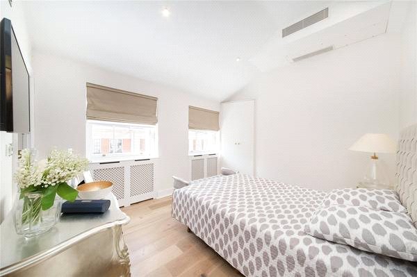 4 bedroom House, Park Street, Mayfair, W1K - , Image 9