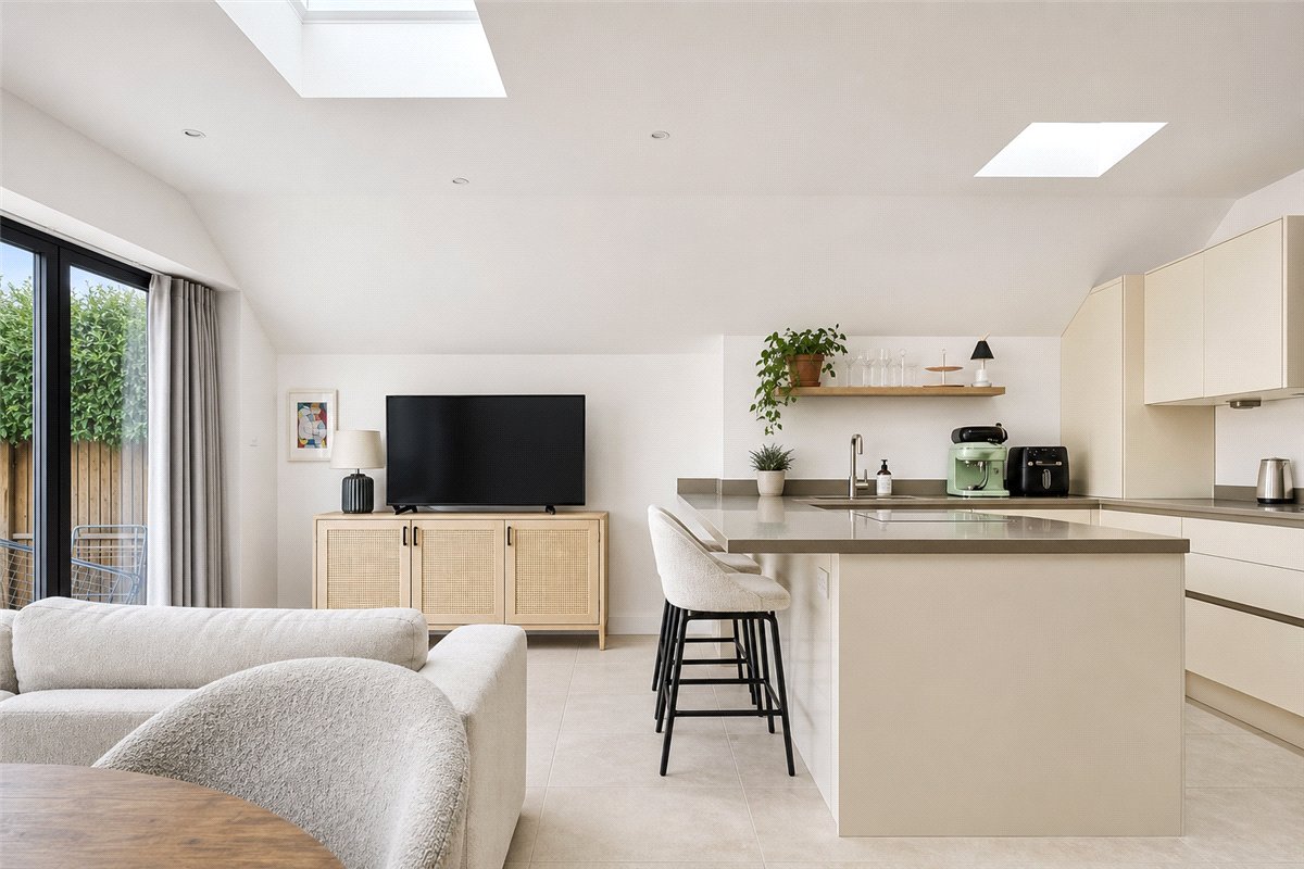 3 bedroom Flat, Inglethorpe Street, London, SW6 - Available, Image 1