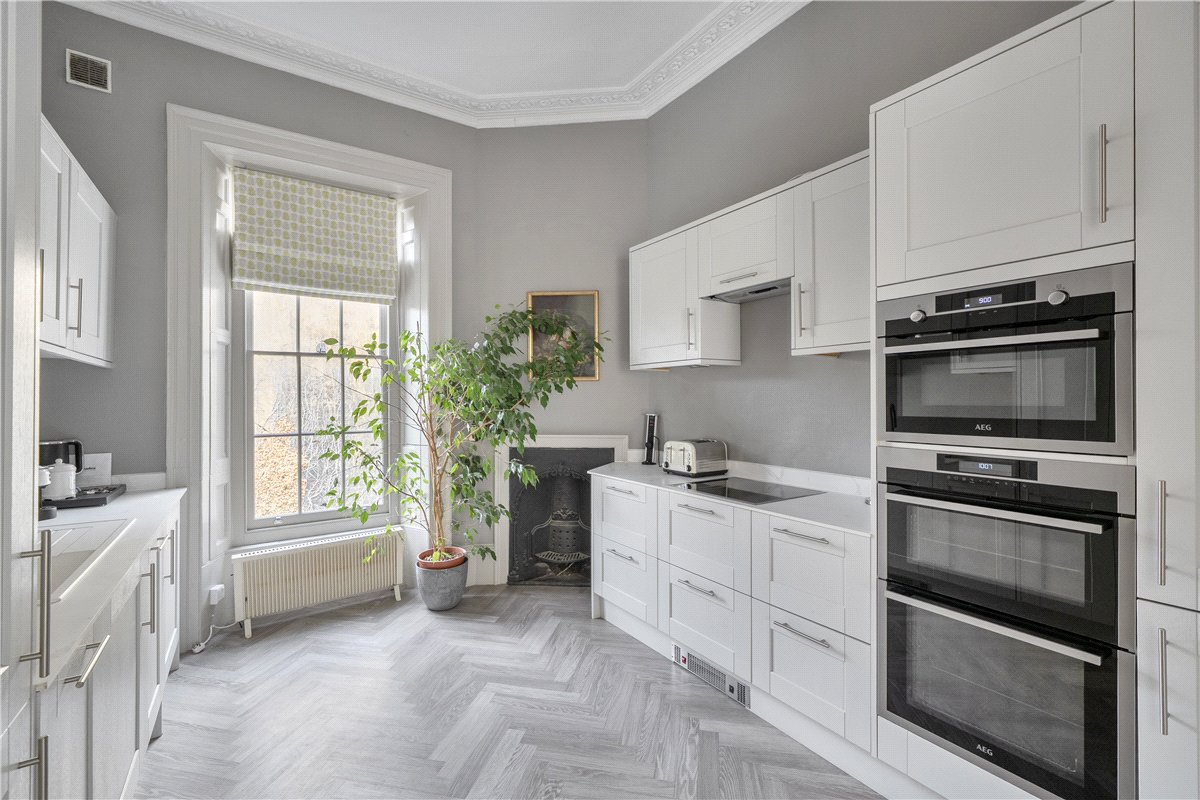 3 bedroom Maisonette, Pierrepont Street, Bath, BA1 - Available, Image 2