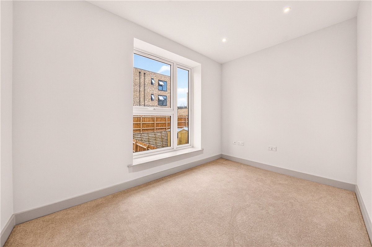 4 bedroom House, Ballast Road, Erith, DA8 - Available, Image 12