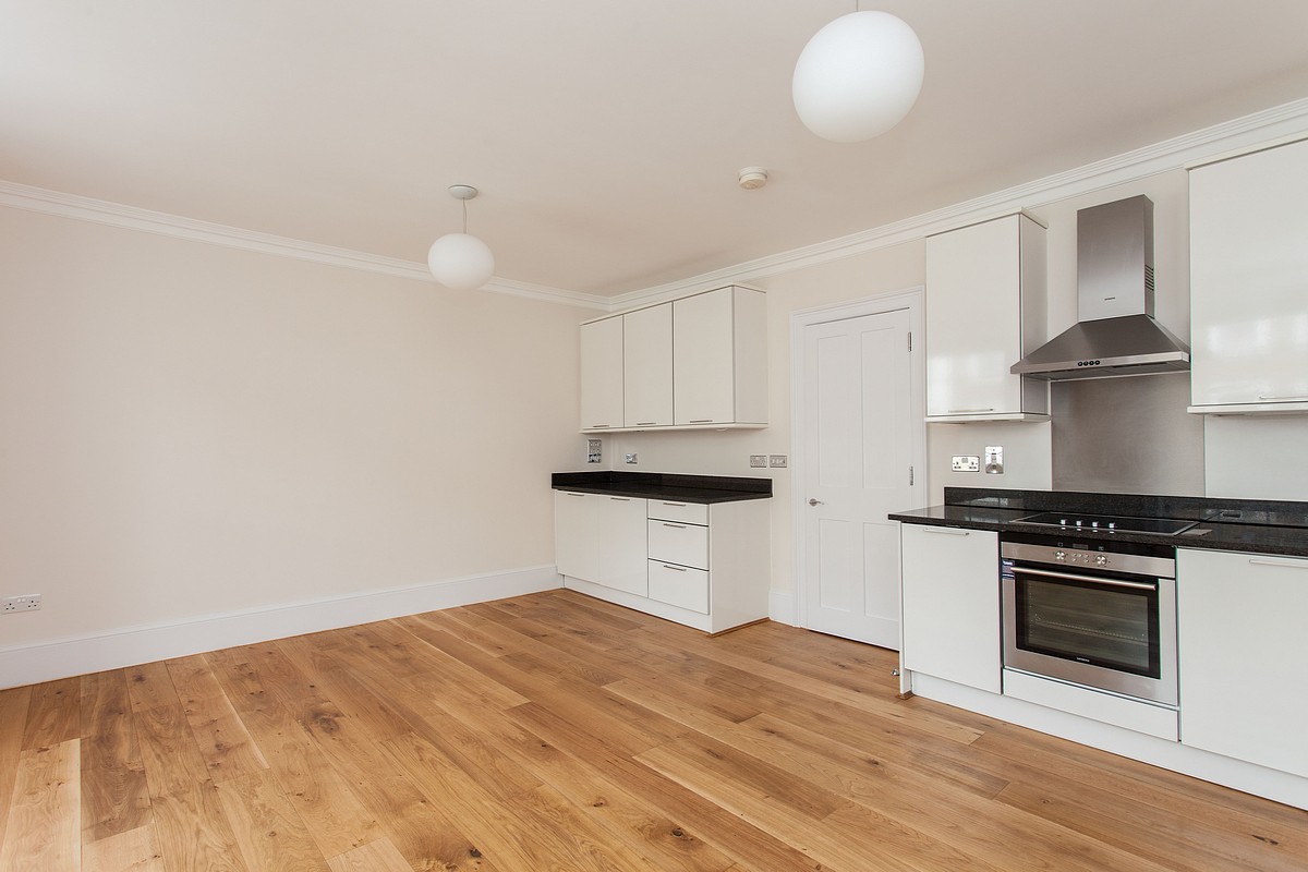 1 bedroom Flat, Manchester Street, Marylebone, W1U - Available