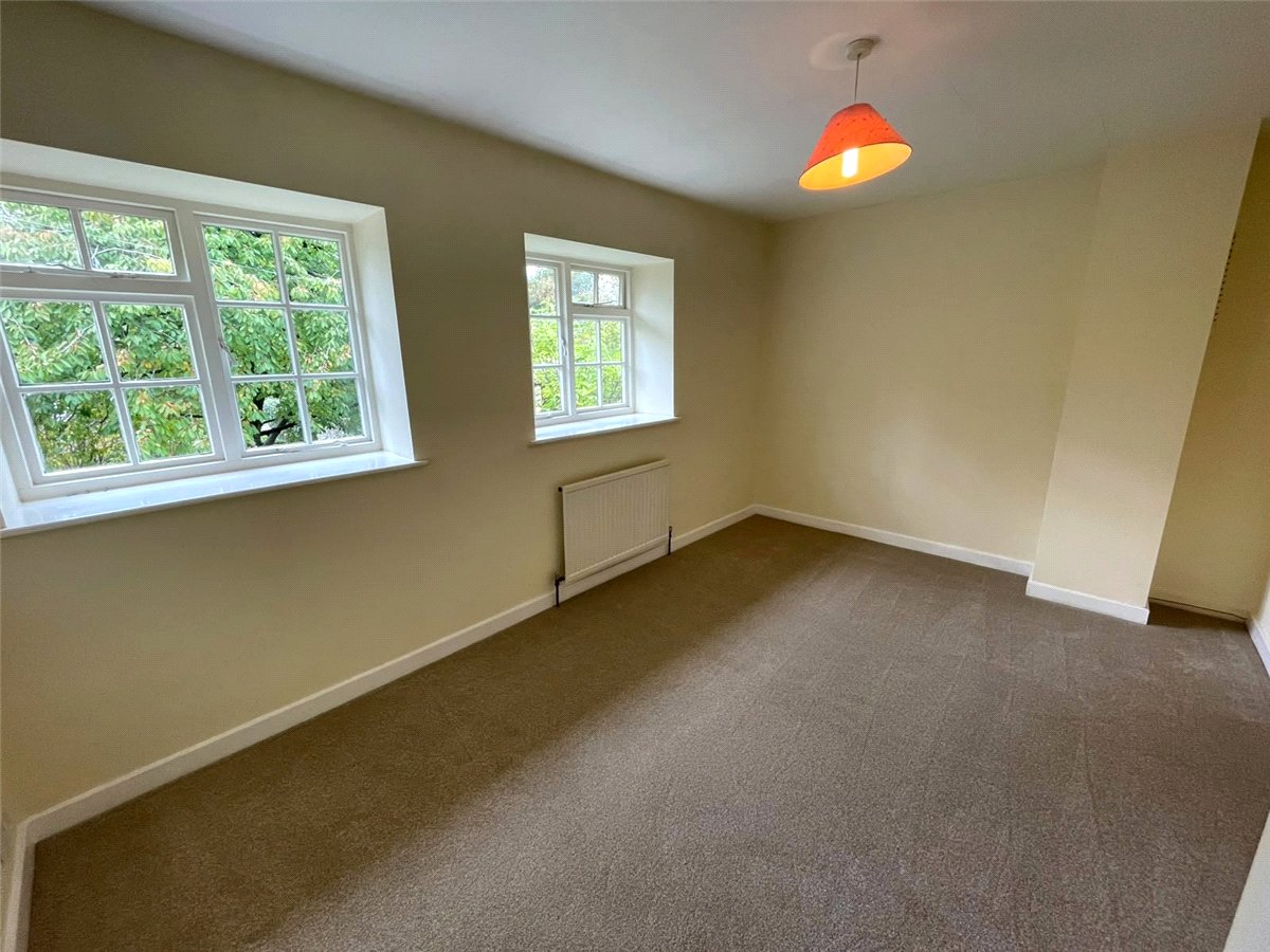 3 bedroom Cottage, Main Street, Ledston, WF10 - , Image 4