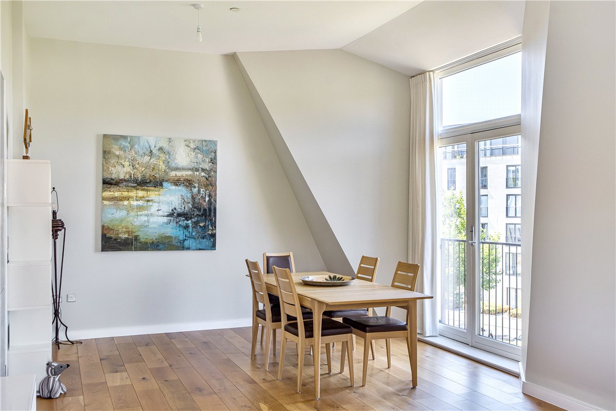 2 bedroom Flat, Western Terrace, Victoria Bridge Road, BA2 - Available, Image 4