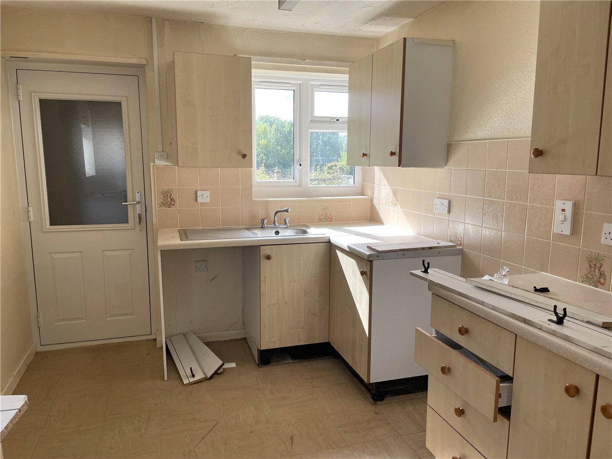 2 bedroom Bungalow, Broadfields, Pewsey, SN9 - Sold, Image 12