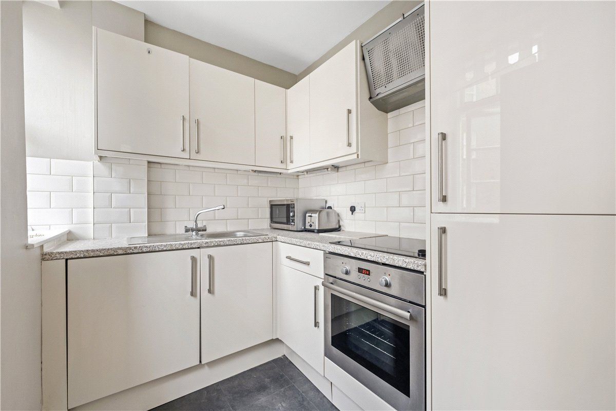 1 bedroom Flat, Basildon Court, 28 Devonshire Street, W1G - Available, Image 8